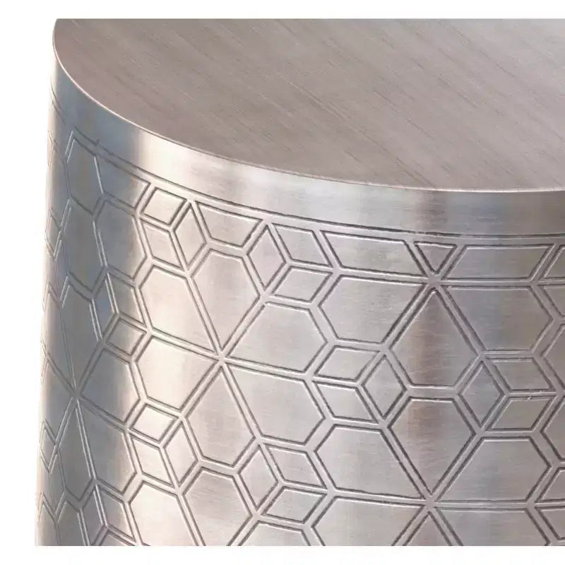 Table d'appoint en métal de 38 cm de large à motif géométrique, livrée montée