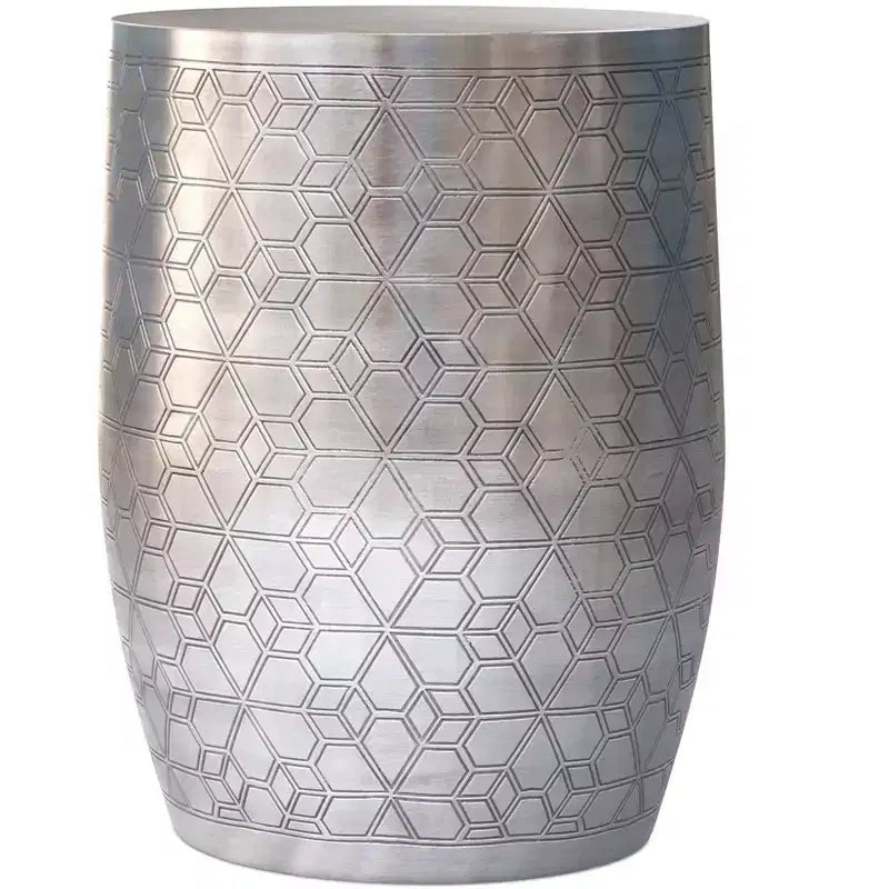 Table d'appoint en métal de 38 cm de large à motif géométrique, livrée montée