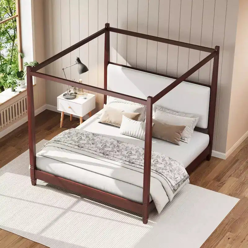 Lit plateforme à baldaquin avec tête de lit capitonnée et pieds de support en lattes de bois
