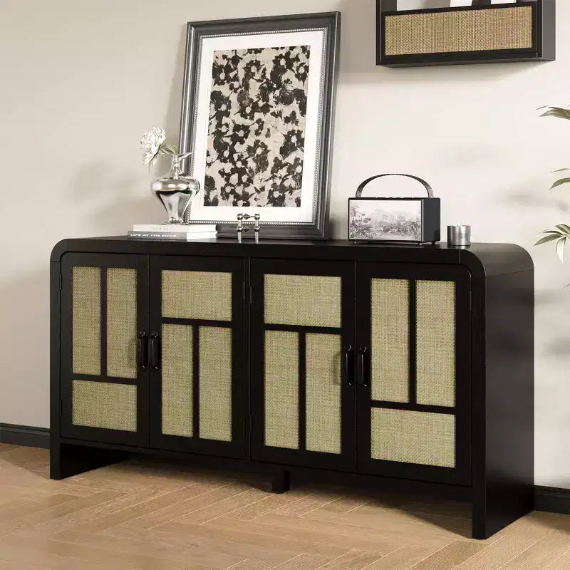 Buffet 4 portes en rotin noir, bahut bohème avec étagères réglables, accent bois pour salle à manger et salon