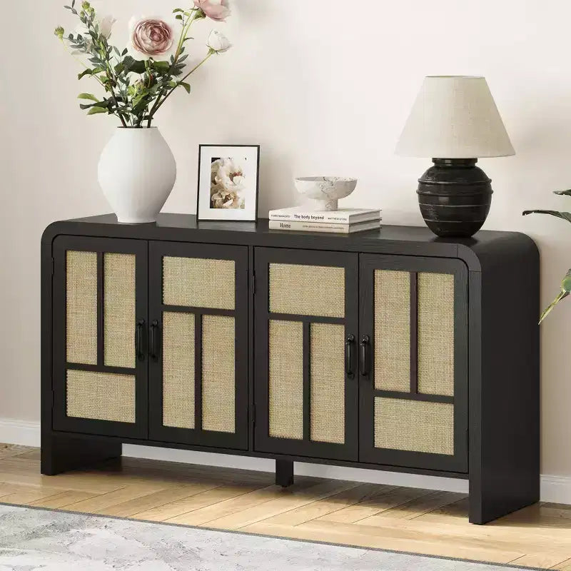 Buffet 4 portes en rotin noir, bahut bohème avec étagères réglables, accent bois pour salle à manger et salon