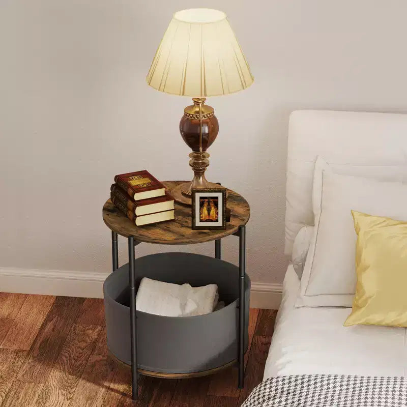 Tables d'appoint industrielles rondes avec paniers de rangement en tissu
